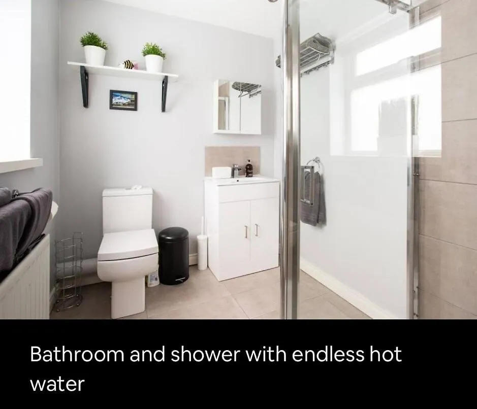 City Haven Modern 3 Bed- Spacious, Sleeps 6 Belfast Lägenhet