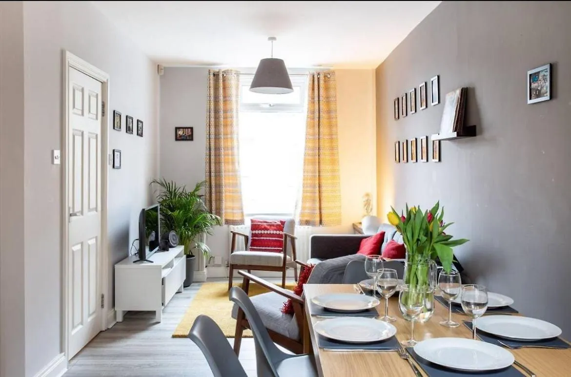 Lägenhet City Haven Modern 3 Bed- Spacious, Sleeps 6 Belfast